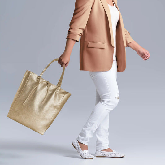 How to Spot Real Italian Leather Bags for Your Boutique: A Guide for Wholesale Buyers